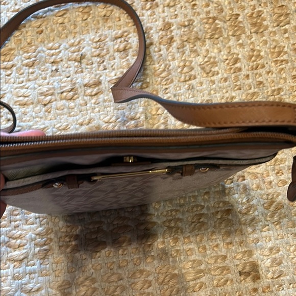 Tommy Hilfiger Geometric Patterned Crossbody Bag - Picture 6 of 7